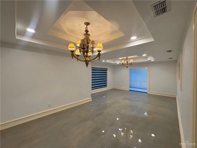 Foto del edificio - 15 Harvey Dr W