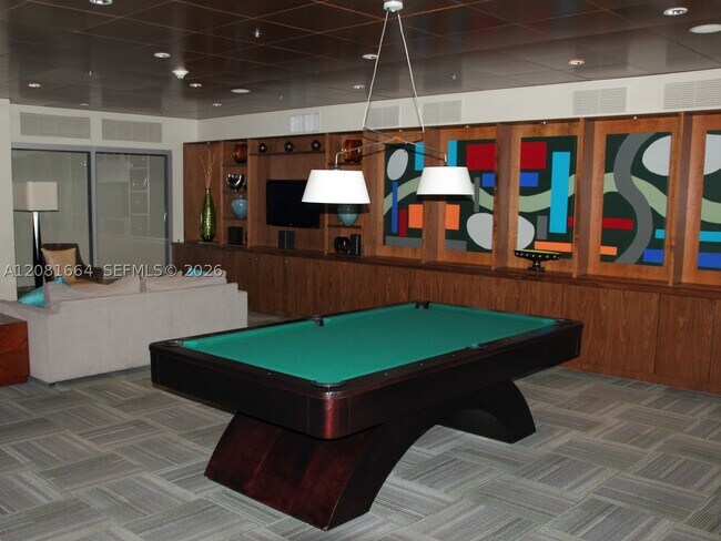 Building Photo - 2681 N Flamingo Rd
