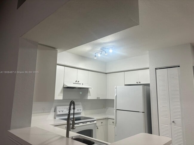 Building Photo - 15470 SW 284th St