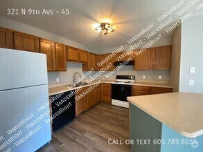 Building Photo - 321 9th Ave