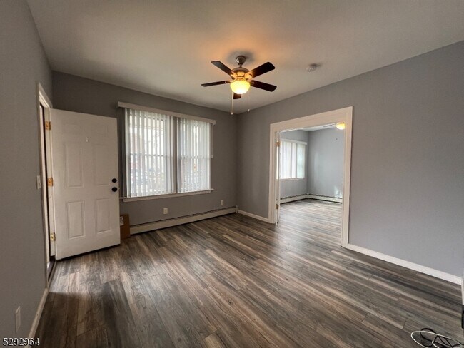 Building Photo - 51 Elm St