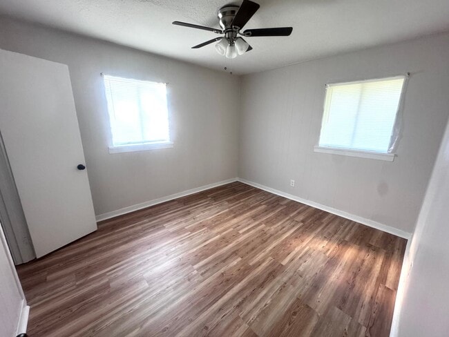 Building Photo - 3/1 for rent in Downtown Brandon 042!!