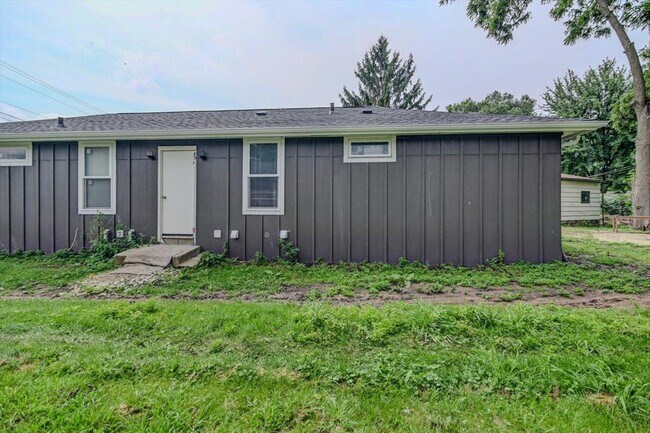 Building Photo - 732 Mayfair Ave