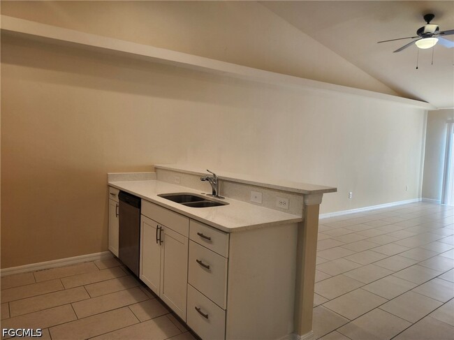 Building Photo - 3315 SW 15th Pl