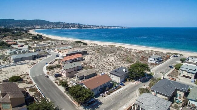 Aerial view - 80 Beach Way
