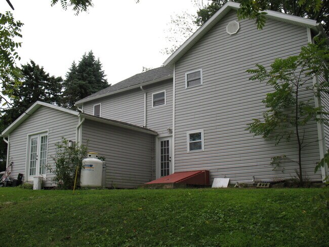 Building Photo - 133 T-513