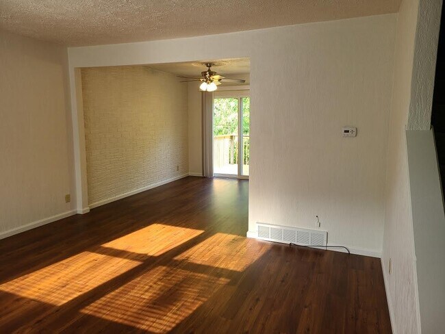 Building Photo - 2119 Judson Ct