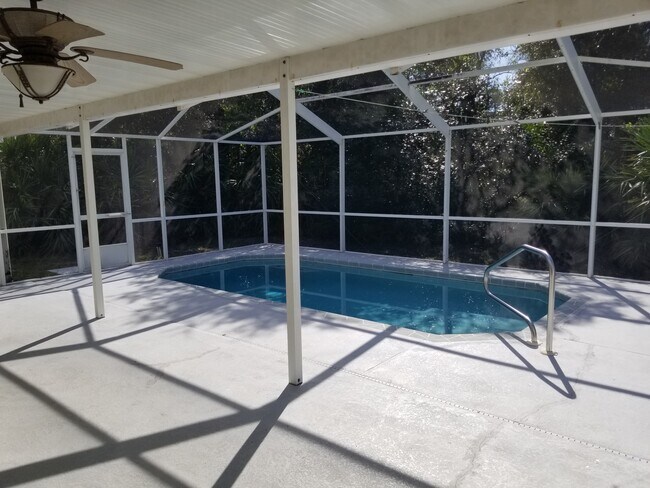 Foto del edificio - 5319 Moongate Rd