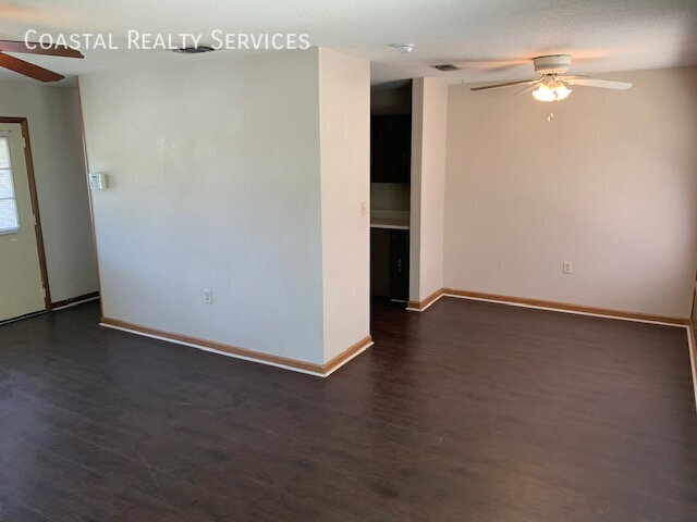 Building Photo - 708 Meadow Ct