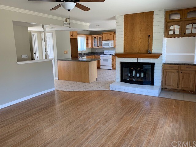 Foto del edificio - 9251 Dalton Cir