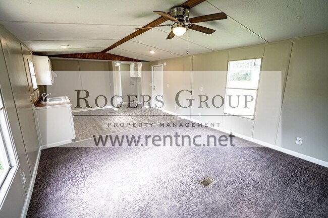 Foto del edificio - Homes for rent in Kittrell NC - 1075 S. Ch...