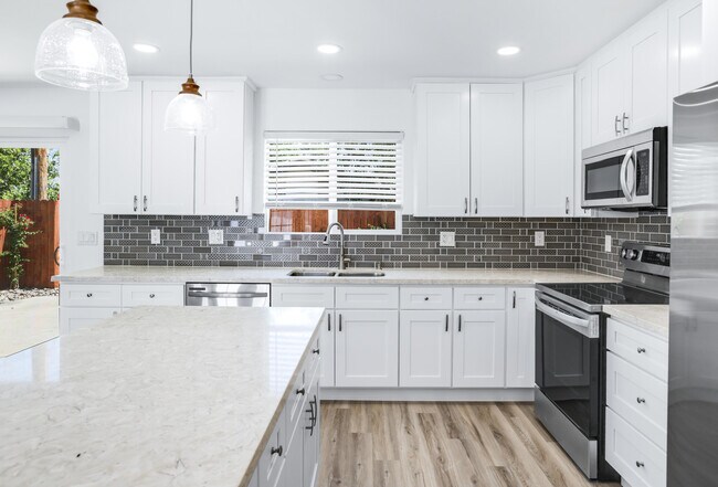 Building Photo - 53110 Avenida Ramirez