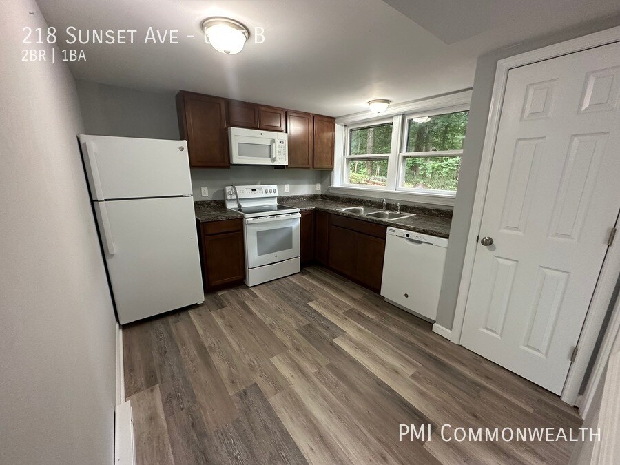 Primary Photo - 2 Bed / 1 Bath Duplex (Available Now)