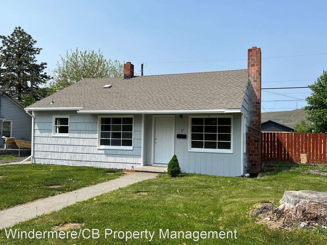 Primary Photo - 2 br, 1 bath House - 17 F St SE