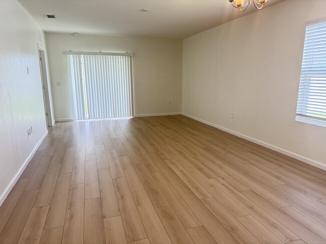 Foto del edificio - 11477 SW Patterson St