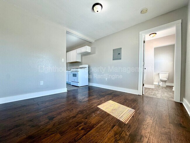 Foto del edificio - 2825 Sanford St