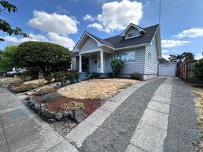 Building Photo - 110 NE 71st Ave