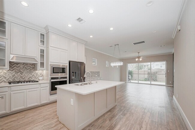 Foto del edificio - 10014 Granary Dr