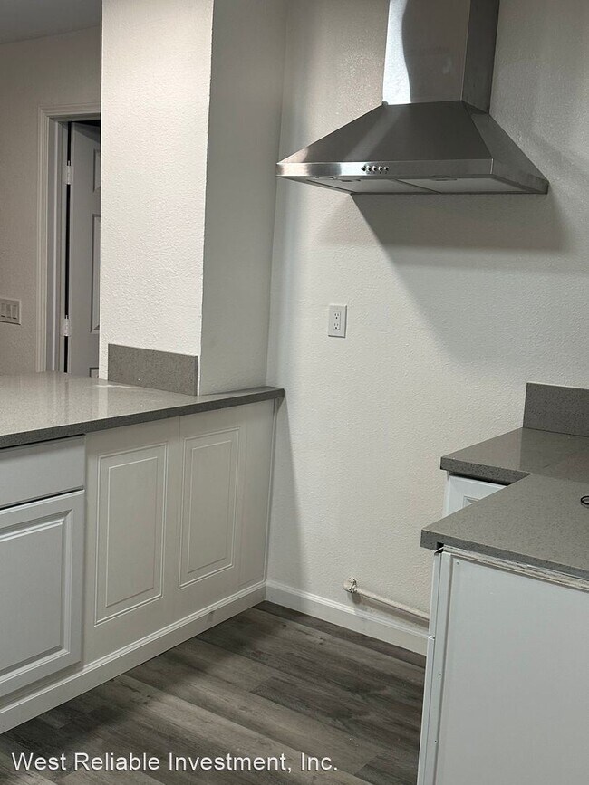 Foto del edificio - 3 br, 2 bath House - 764 West 10Th Street