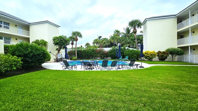 Building Photo - 1441 Ocean Dr