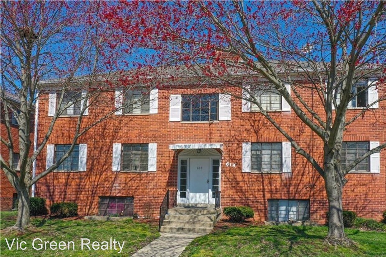 619 Gainsborough Rd, Dayton, OH 45419 Room for Rent in Dayton, OH