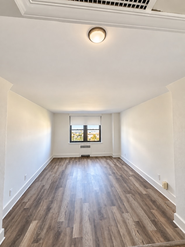 Living Room - 101 S Raleigh Ave