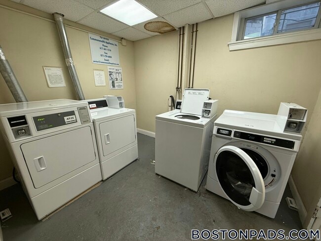 Building Photo - 1253 Beacon St