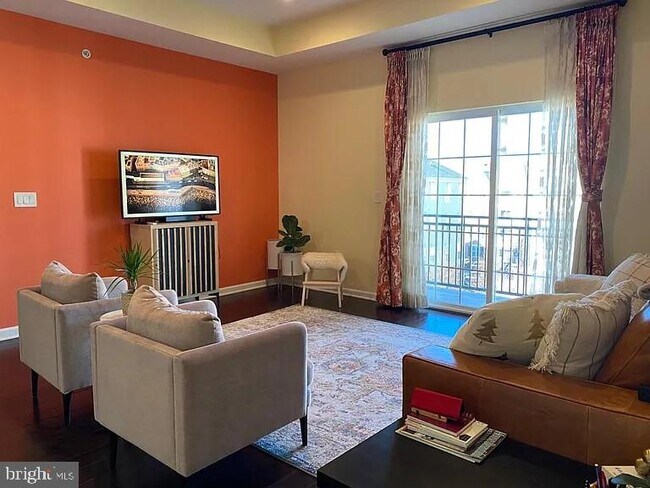 Foto del edificio - 1047 Halifax Pl