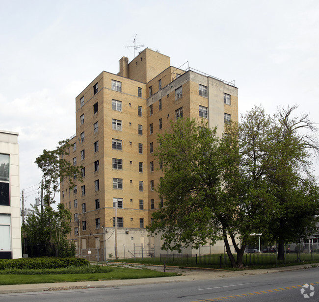 Building Photo - Frontenac Apartments