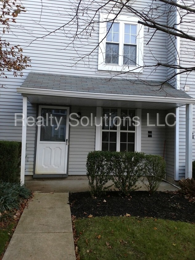Primary Photo - 378 Delancey Pl