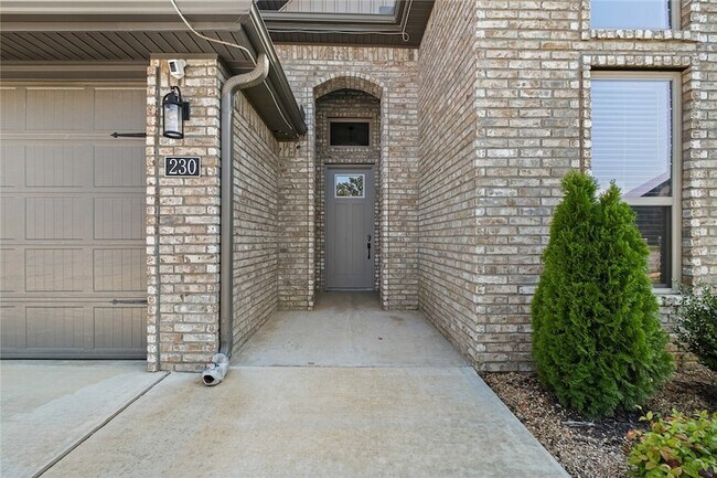 Foto del edificio - 230 Bequette Ln