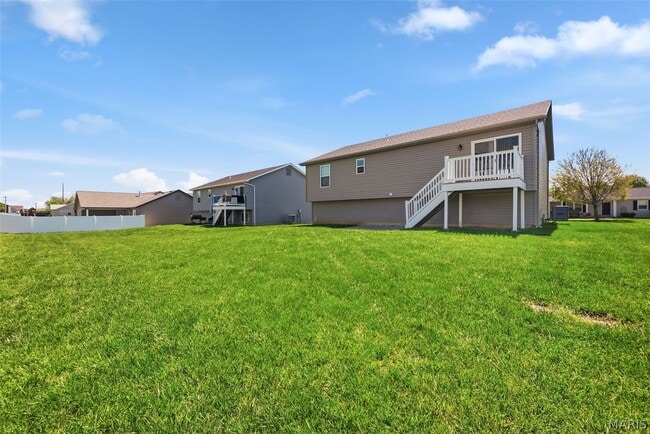 Building Photo - 305 Shadow Trace Dr