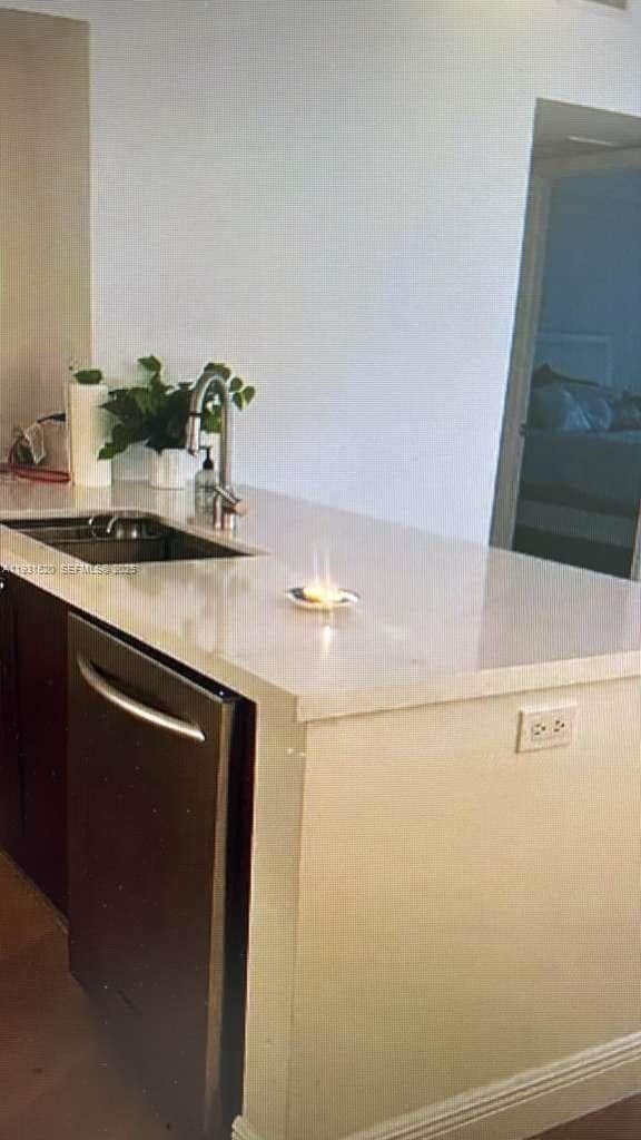 Building Photo - 19900 E Country Club Dr