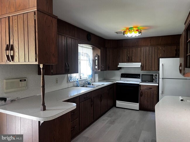 Building Photo - 354 Fry Ave