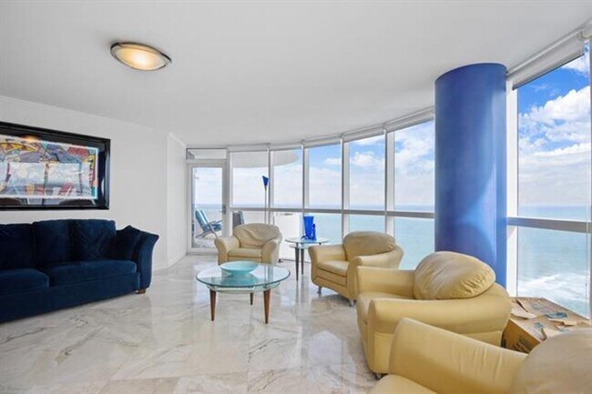 Foto del edificio - 6301 Collins Ave