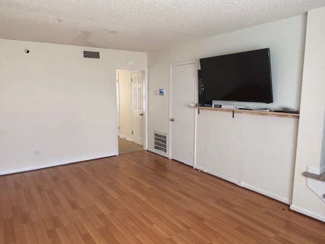 Foto del edificio - 4629 Old Lantern Way