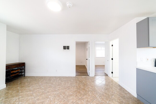 Foto del edificio - 2718 Alsace Ave