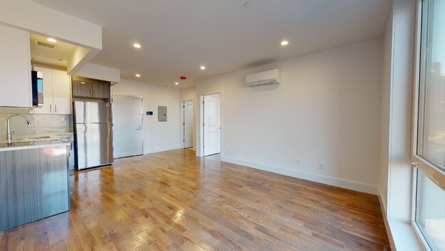 Foto del edificio - 13828 Queens Blvd