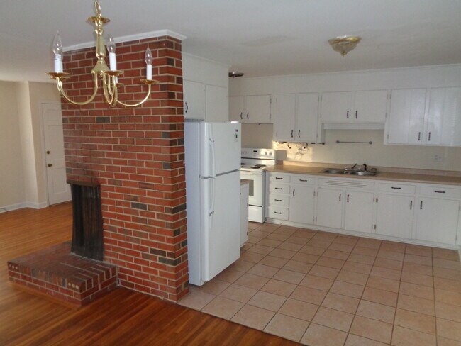 Building Photo - 3325 Sudbury Rd