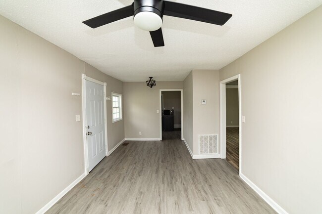 Foto del edificio - Charming 4BR/2BA Home in South Nashville –...