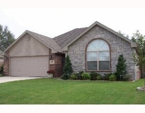 Building Photo - 300 James Dr