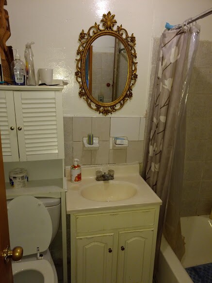 Bathroom - 930 Belmont Ave