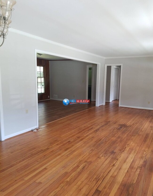 Photo - Nice 3-bedroom ranch in Stone Mountain House