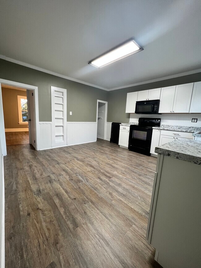 Kitchen - 425 Ellicott St