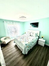 Building Photo - 9828 Luna Cir