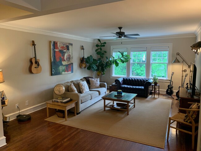 Large open concept - 2 Collier Rd NW