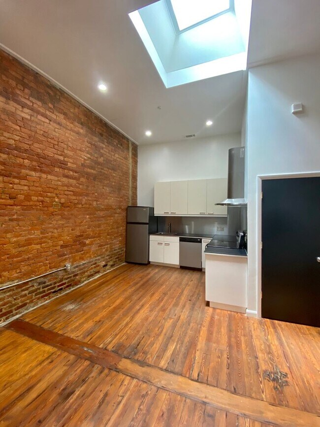 Foto del edificio - 829 S Railroad Ave