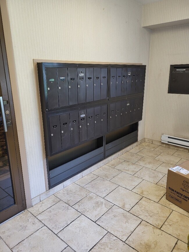 Foto del edificio - 7510 Farmingdale Dr