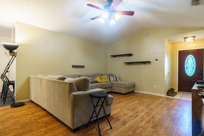 Building Photo - 8294 Pamplona St