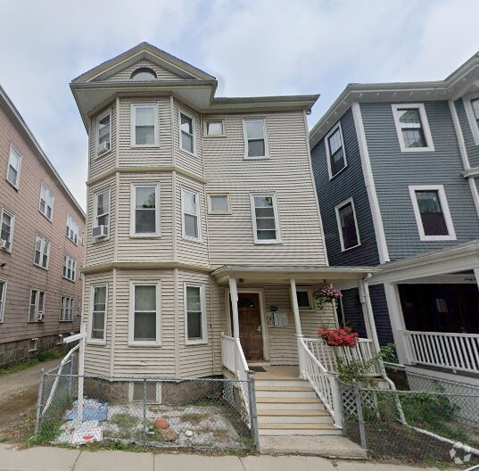 Building Photo - 93A Hillside St